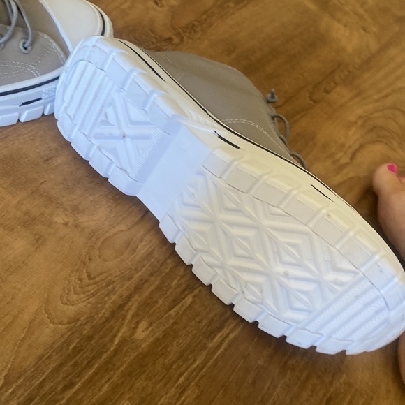 Brand new never worn gray high tops - Picture 4 of 6